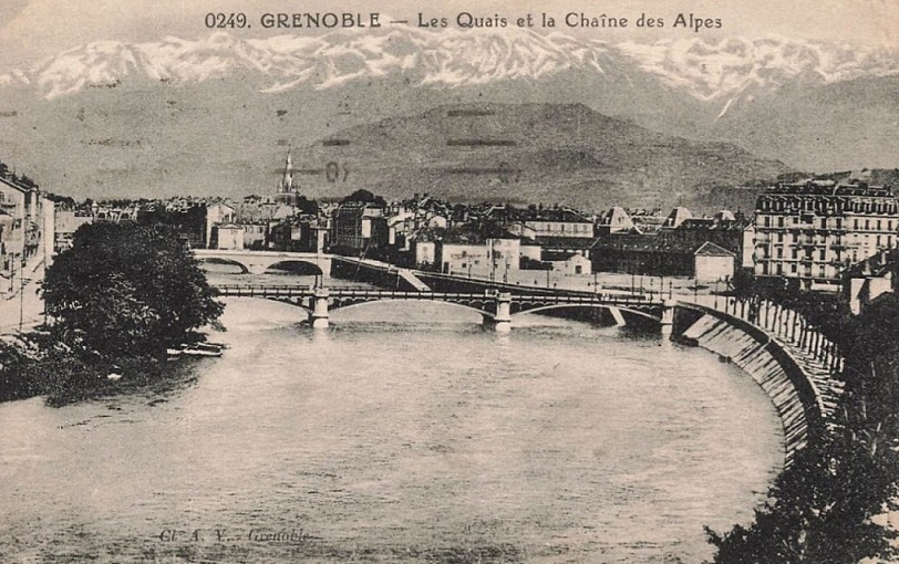 Meteo071's tweet photo. Grenoble https://t.co/G96MpFHvA2