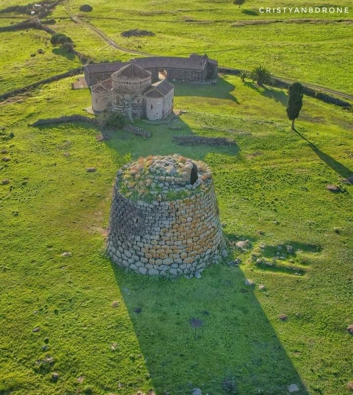 Caterina_Sanna's tweet photo. Millenni di storia in un fazzoletto di verde
#Silanus
#Sardegna
📸Christyan8 https://t.co/gogWdmEF88