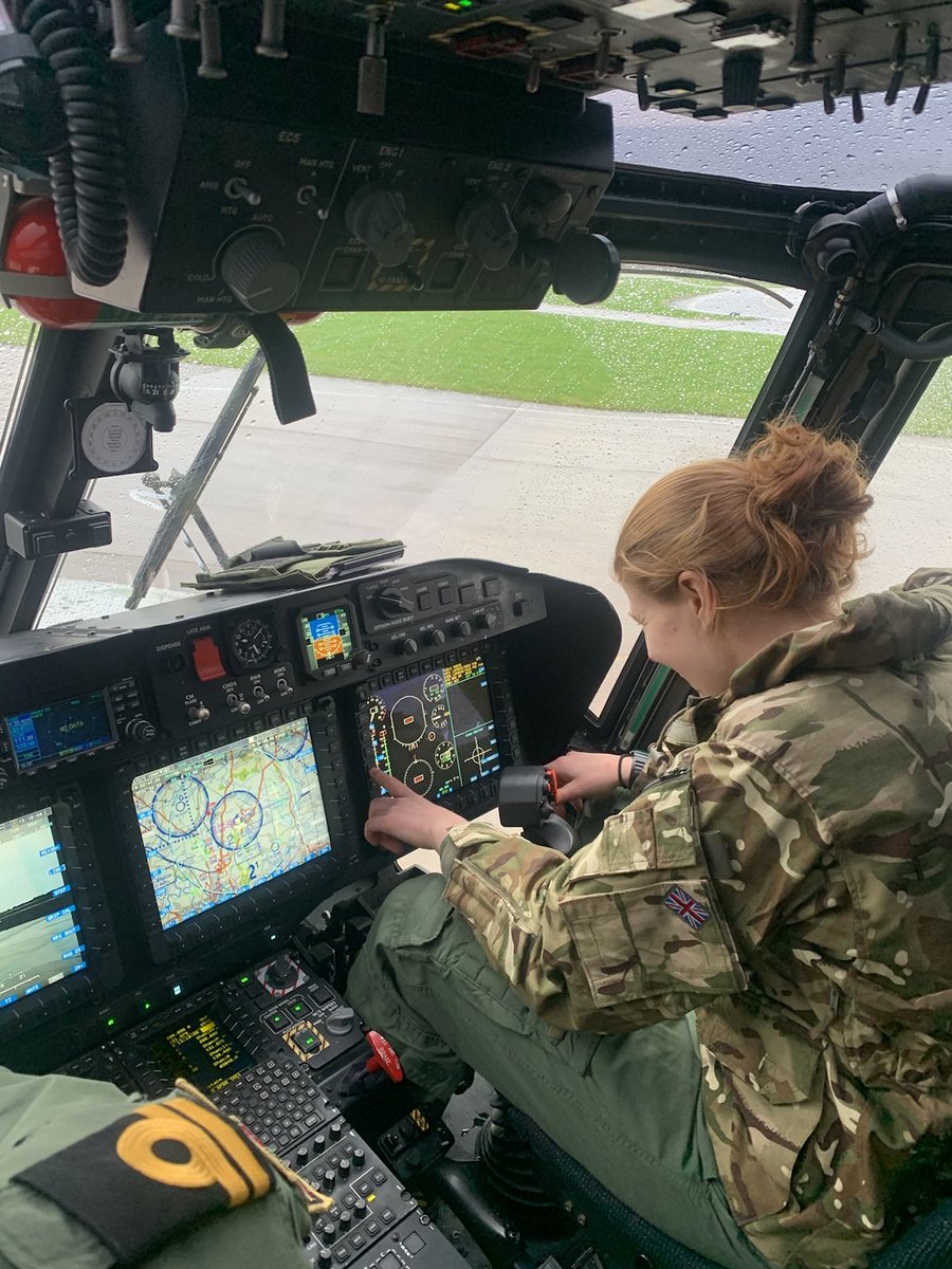 The UK's premier attack helicopter.. ...and an Apache. Today instructors from #825NAS visited @RAF_Shawbury to give students there an insight into the #WildcatHMAMk2. #NihilObstat #FlyNavy @ArmyAirCorps @RNASYeovilton