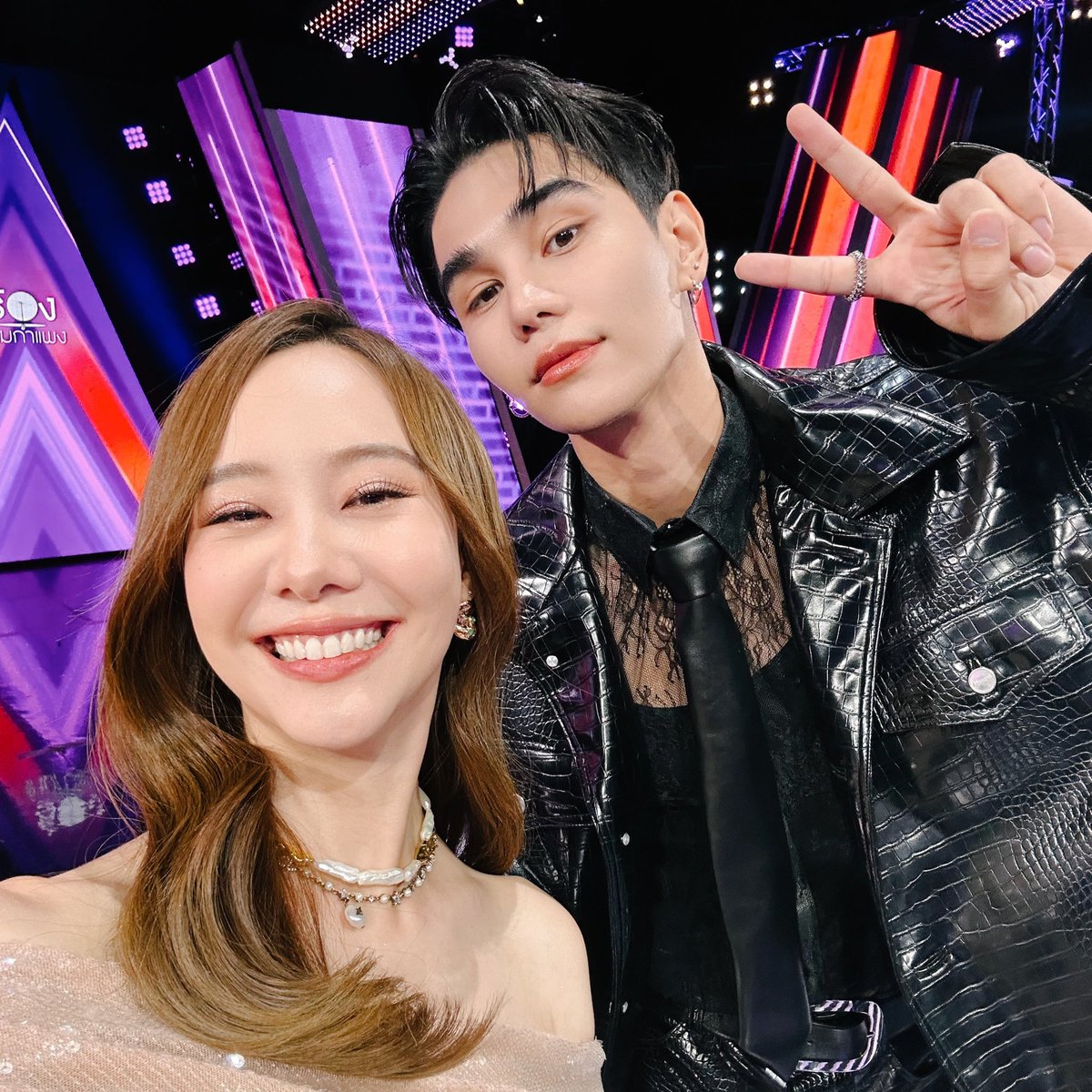 jarinporn's tweet photo. ร้องข้ามกำแพงงงงงงงง ได้ดูกันมั้ยยยย ฮี่ๆ https://t.co/rEAp0JqYv6