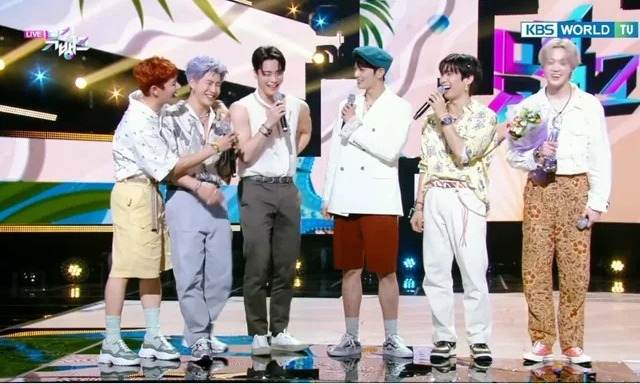 Yoce_Olguin's tweet photo. All my Love Is For You 
8 YEARS WITH SIX SUNSHINES
#아스트로_8th_영원히_우린함께야
#ASTRO https://t.co/tEWZkmRCKH