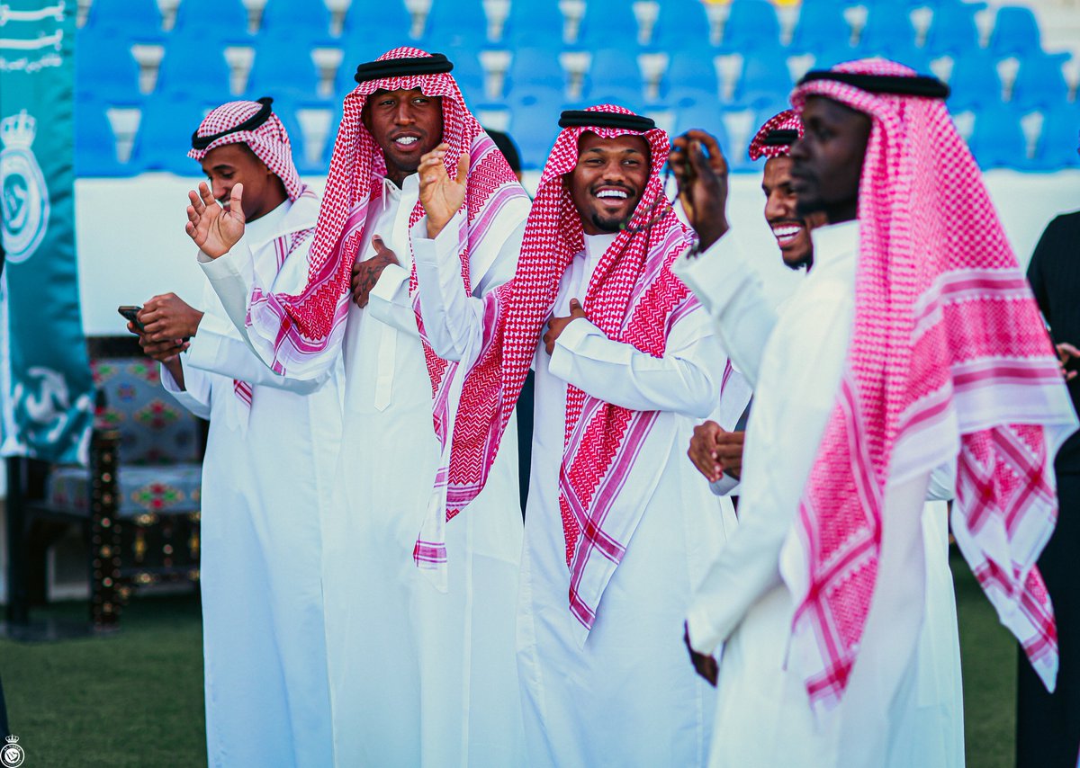 AlNassrFC's tweet image. شيييلو الصفوووف 🤩
#يوم_بدينا | ⁧#يوم_التأسيس⁩