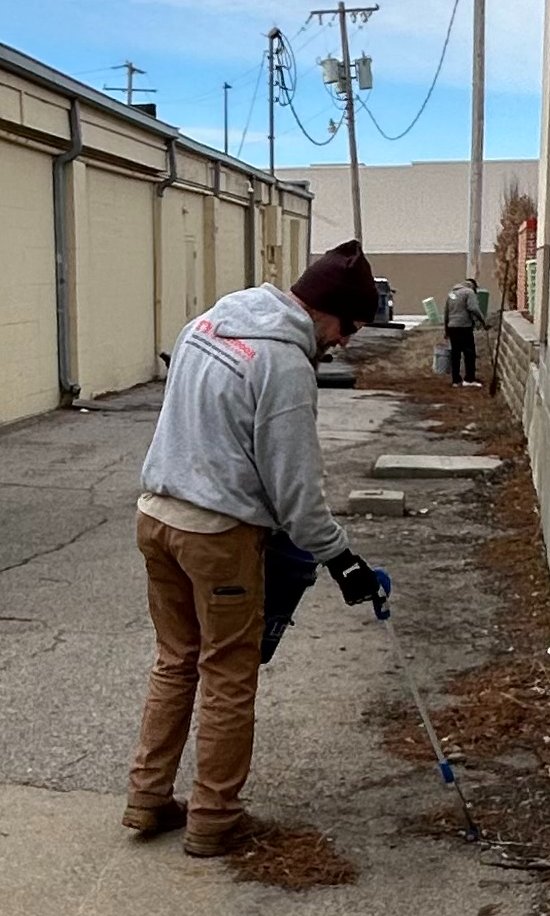 BBPOmaha's tweet image. Another shout out.....this time to Woodsonia of Omaha Real Estate/Property Management. 74th Plaza both in front of the property and the area behind that catches all the blown litter &amp;amp; trash. Thank-you for making a difference! Super nice people! #committoclean #MakeADifference