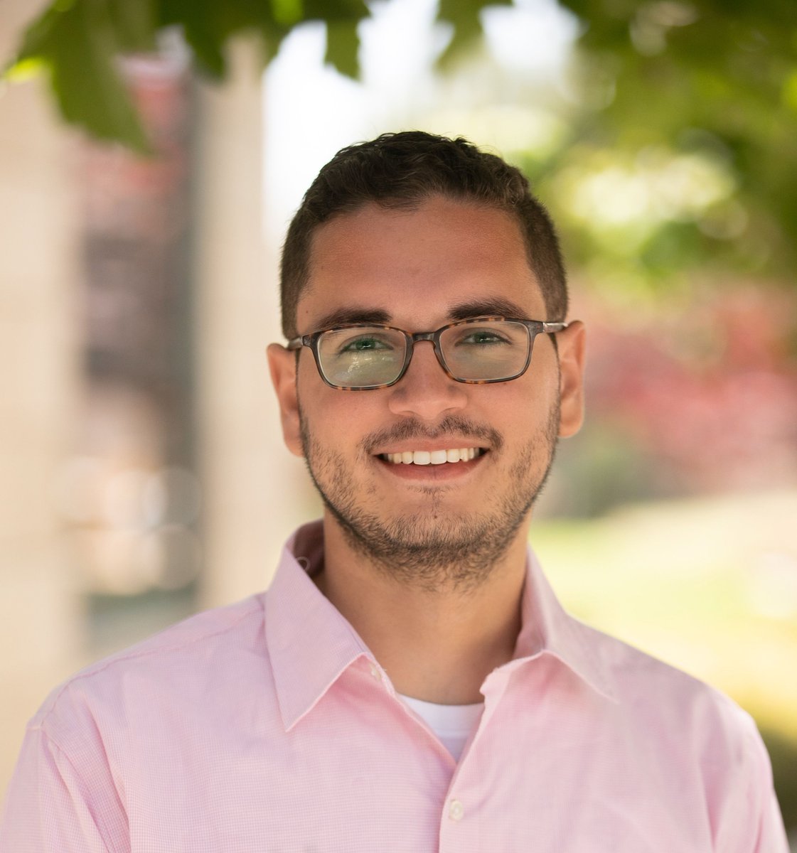Omar Ahmed @oyfahmed is a JXTX/CSHL scholarship recipient from @JohnsHopkins who will present 'Compressed pangenome indexing for rapid and robust taxonomic read classification' at #bog24 jxtxfoundation.org/news/2024-02-2…
