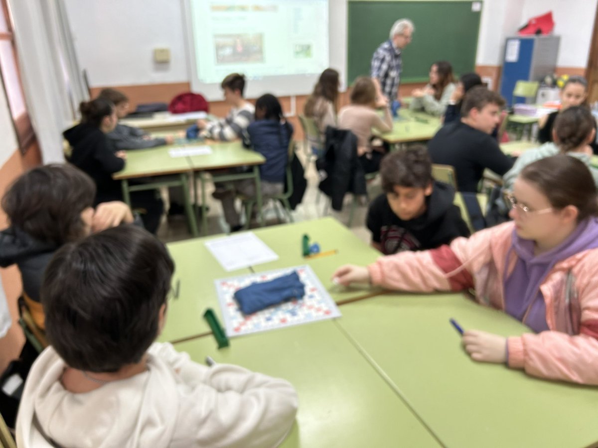 IES Ramon Llull tweet media