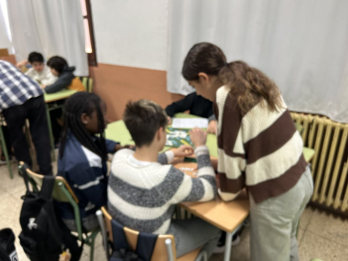 IES Ramon Llull tweet media