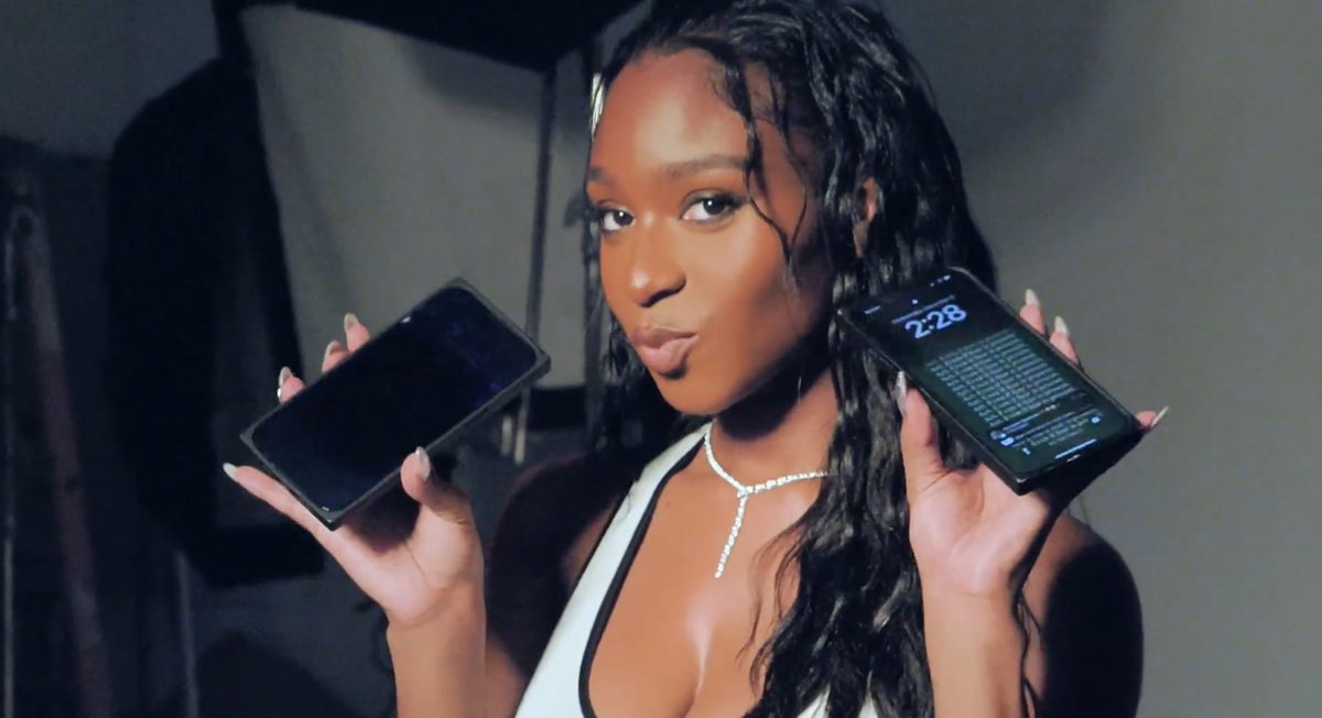 BuzzingPop's tweet photo. Normani reveals that she has two phones, business and personal. https://t.co/bTffRGG34s