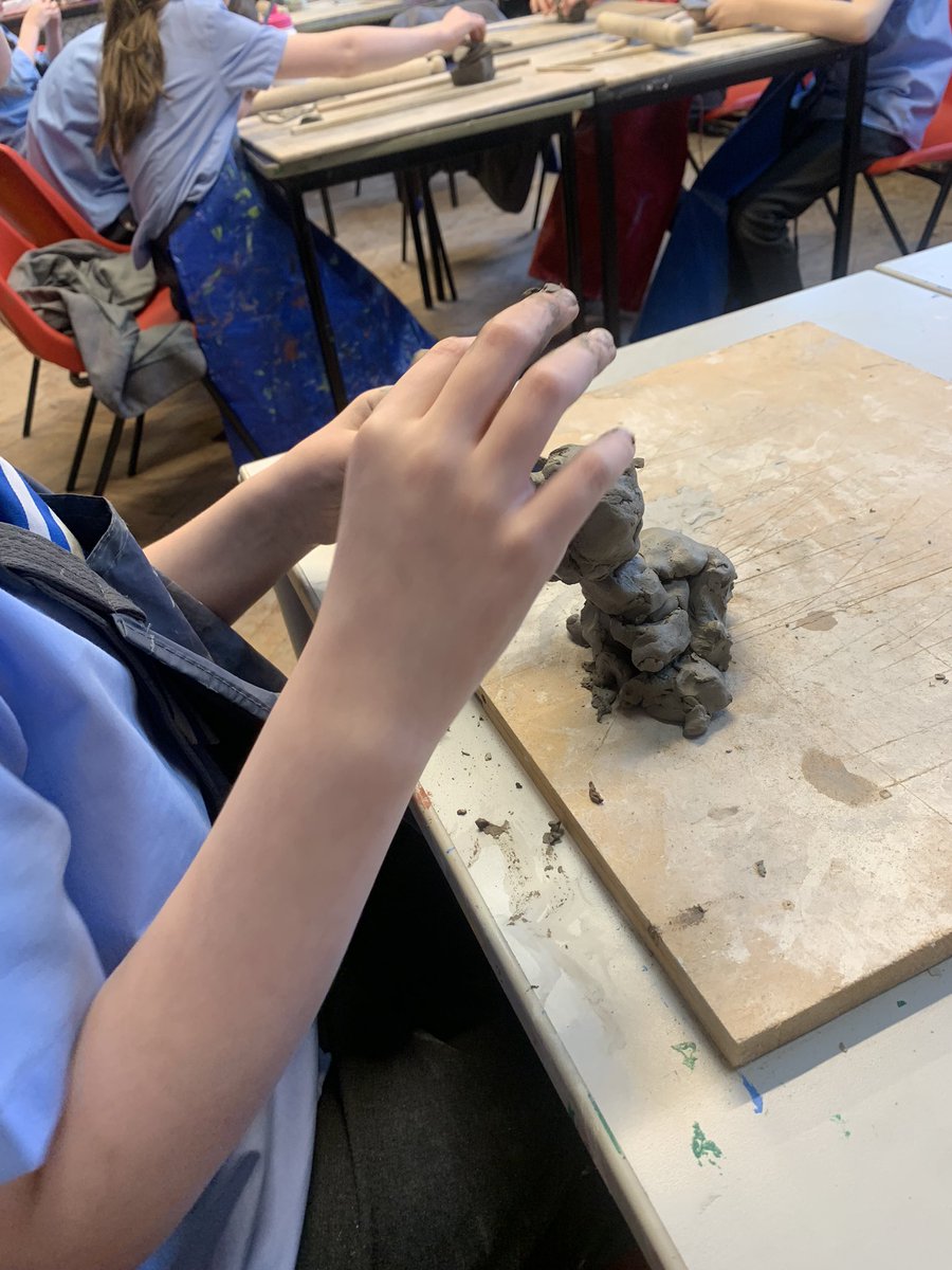 P1 and P2 using clay to make their own models of their own creations in art! Inspired by the work of Antony Gormley! @StVincentsL12