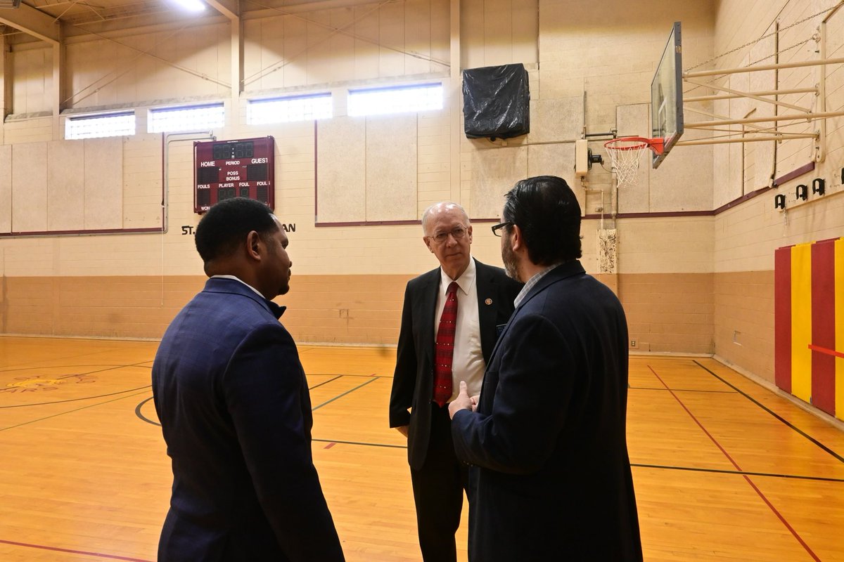 RepBillFoster's tweet photo. Last week, I was proud to present a check for $3 million to the Association for Individual Development, @HesedHouse, and @tnpaurora! These funds will be used to build permanent supportive housing in Aurora and help provide a pathway to homeownership for our neighbors in need. https://t.co/9P677tZhtx