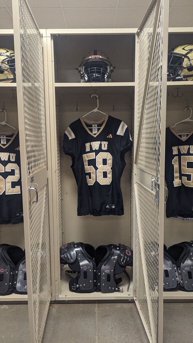 Had a great official visit at @NEWesleyan! Thank you @CoachPosateri and the rest of the @NWUFootball coaching staff for a great visit! #PrairieWolves @PadresFootball @Coach_Figueroa @CoachJoeMedina1 @FBCoachOrtiz