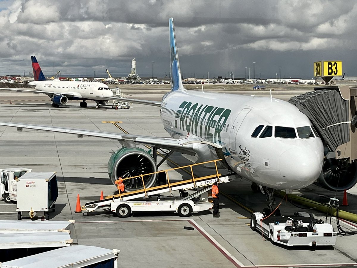 フロンティア航空で、ソルトレイクシティーからアリゾナ州フェニックスへ向かいます。2時間弱のフライトです✈️
#FrontierAirlines
#SaltLakeCity
#Phoenix