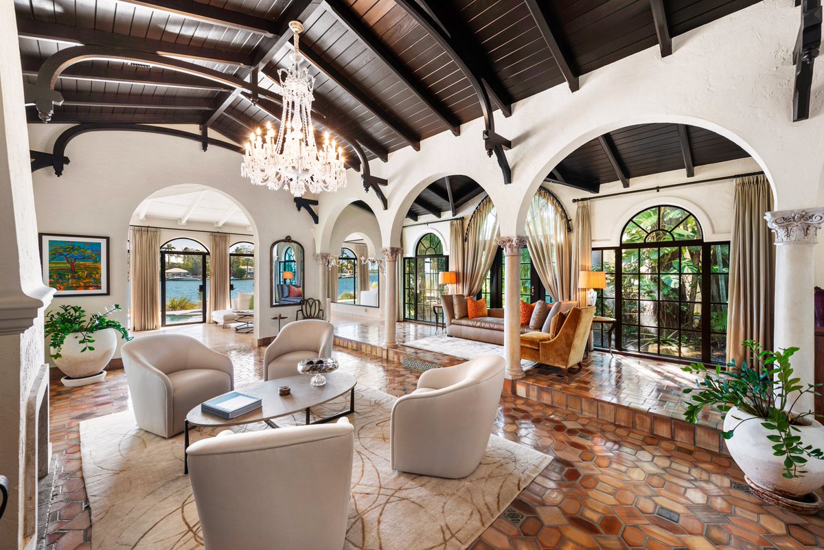Moving to Miami? 527 E Dilido Drive on #VenetianIslands is a beautiful #Italianvilla offering pristine views of the water. Price $11.9M, lot 10,500-SF, 60-FT of waterfront. Call Nelson Gonzalez 305-674-4040 #MiamiBeach