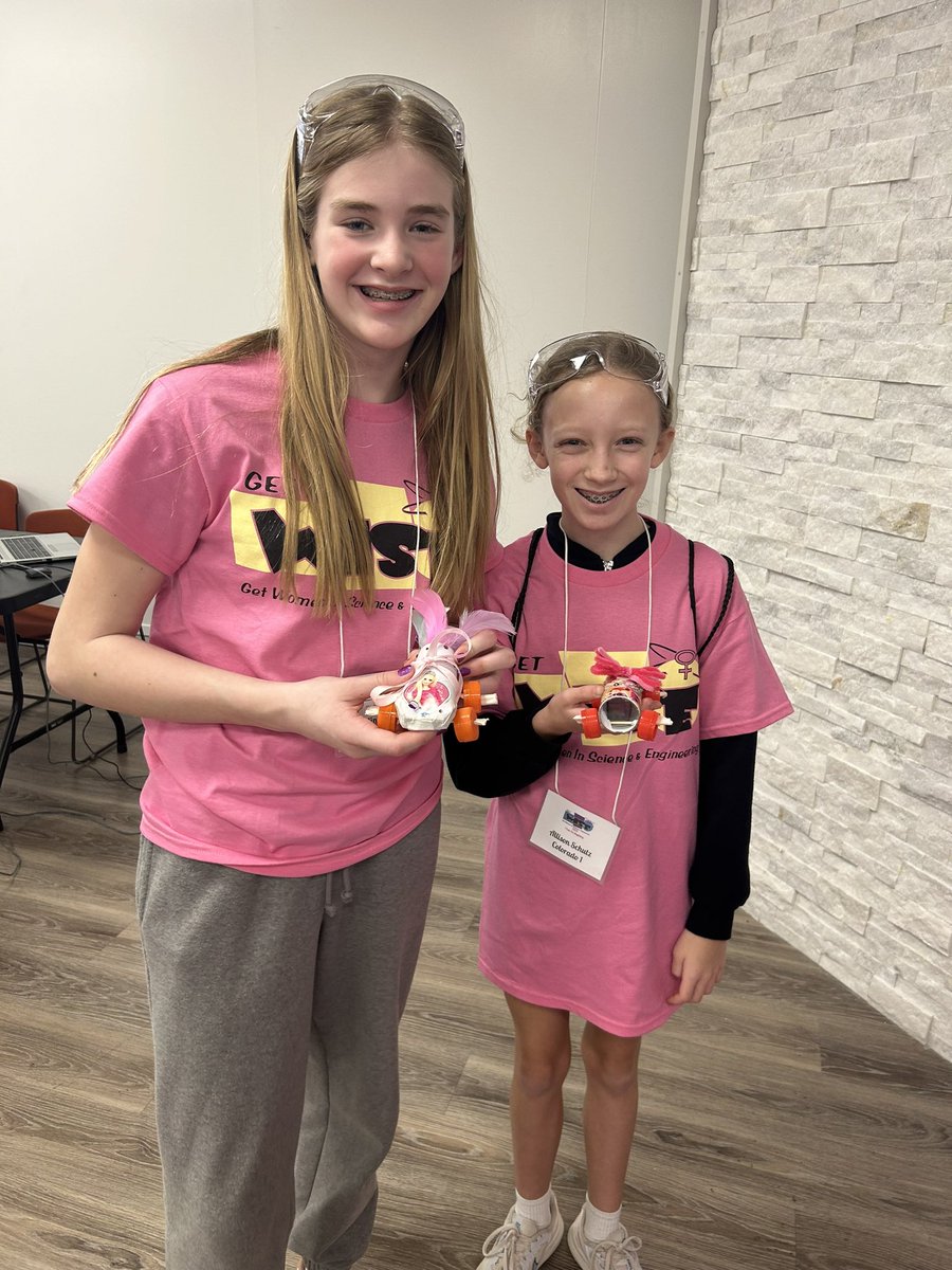 FZ_NMSCamp's tweet image. #GetWISE at @GM Wentzville was eye opening and inspiring for our girls today. Girls participated in challenges, raced cars, and broke out of an escape room!! #Engineering #Barbie  @fznmscougars #FZSD  #STEM