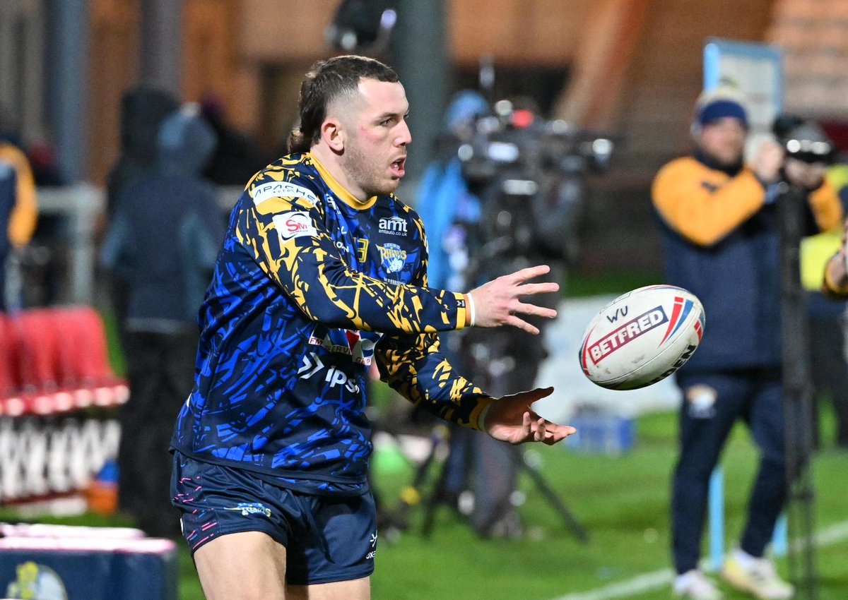 leedsrhinos's tweet photo. ⏰ 10 minutes until kick off https://t.co/f9Ns7635px