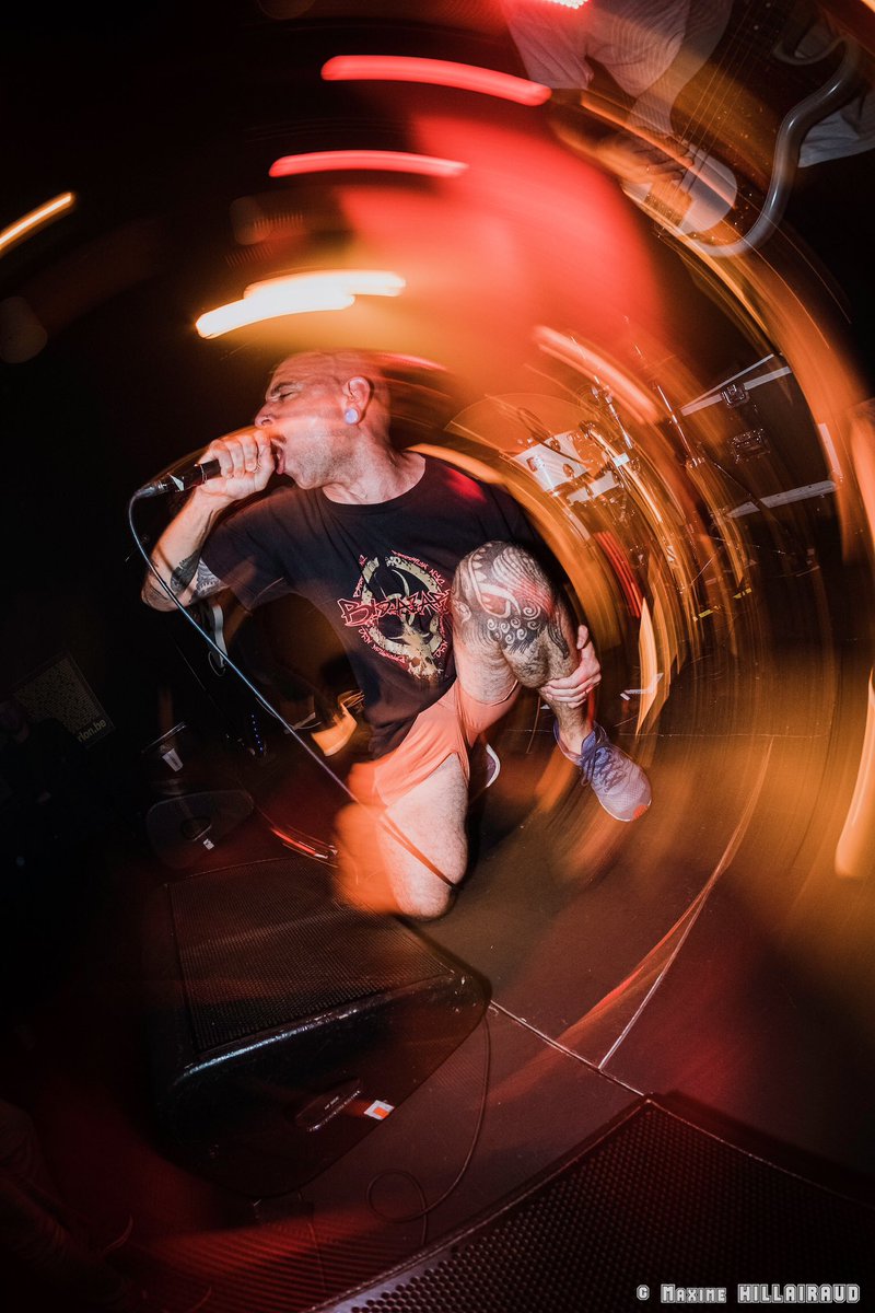 Let’s play into the eye of the storm ! 🌊👁️🔥 23.02 🇫🇷 @bistrot.de.stso // Lille (59) 24.02 🇧🇪 @lentrepotarlon // Arlon 📸 @MHillairaud © . . . #beyondthestyx #ontour #hxc