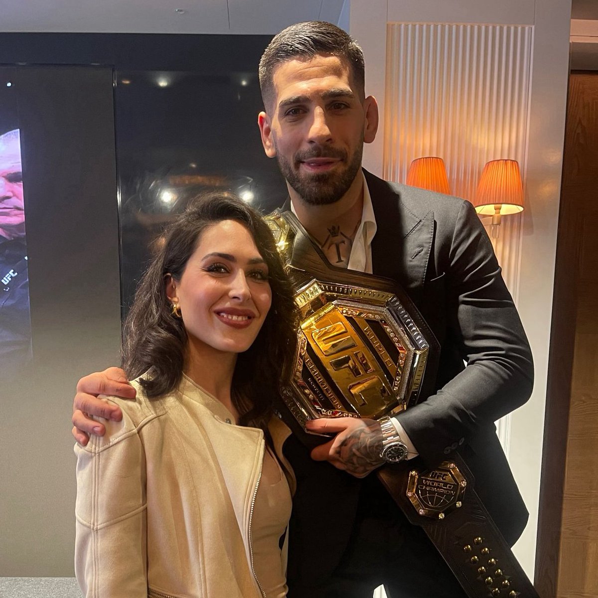 Laura Fernández tweet media