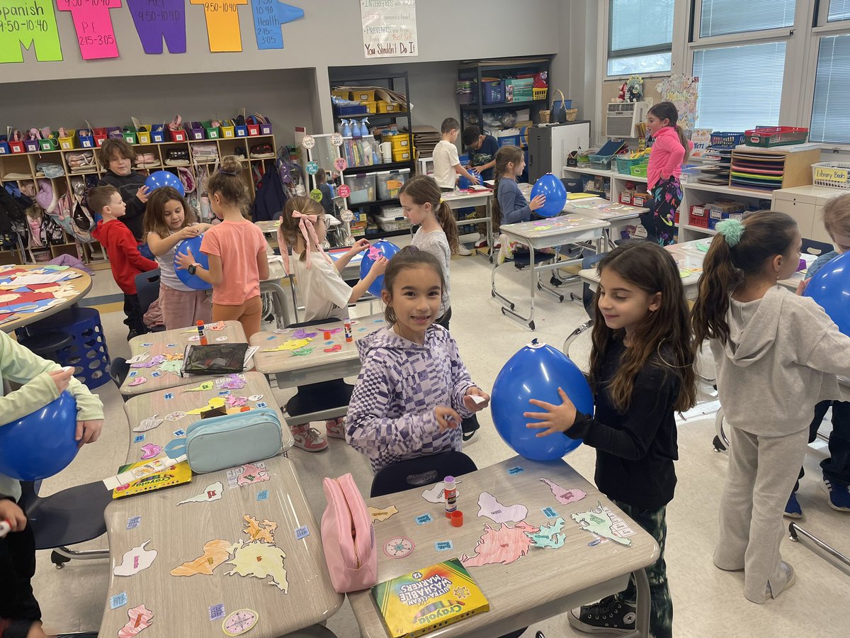 MrsBauerOP's tweet image. Making Globes out of Balloons 🌎 @OPSchoolsNJ