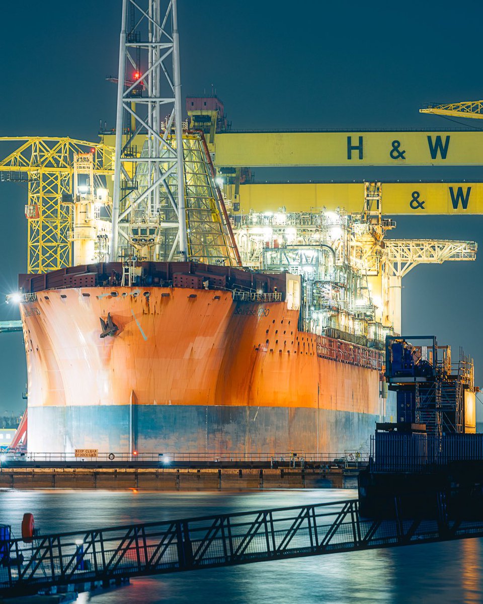 I went to see the SeaRose as it sat rose out of the sea. It might not be the Titanic, but it is gigantic. #belfast #belfastharbour #visitbelfast #visitni #boutyeh #TrekNI