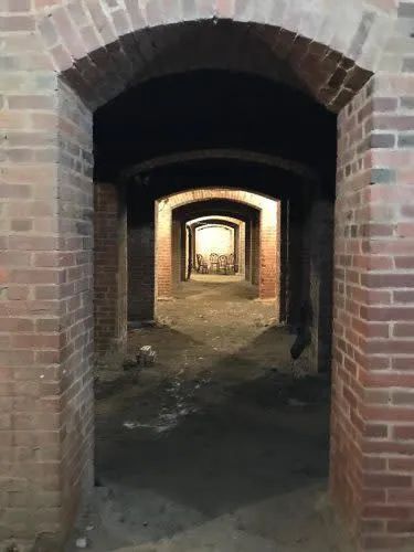 This Spooky Tour Takes You Through the Indy Catacombs 😱 𝐑𝐄𝐀𝐃 𝐌𝐎𝐑𝐄: bit.ly/3T09TgZ #VisitIndiana @VisitIndy @IndyCM #INIndiana