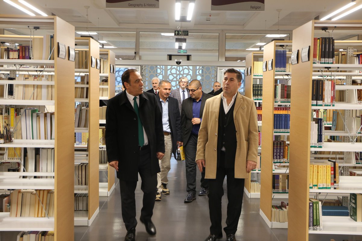 bingoledu2007's tweet photo. Bingöl İl Dernekleri Federasyonu Genel Başkanı Nezir Alkan ve dernek yönetimi, Rektörümüz Prof. Dr. İbrahim Çapak'ı ziyaret etti. 
Ziyarette misafirlerine Üniversitemiz birimlerini gezdiren Rektörümüz, yapılan çalışmalar hakkında bilgi verdi. https://t.co/lUqXdn61BQ