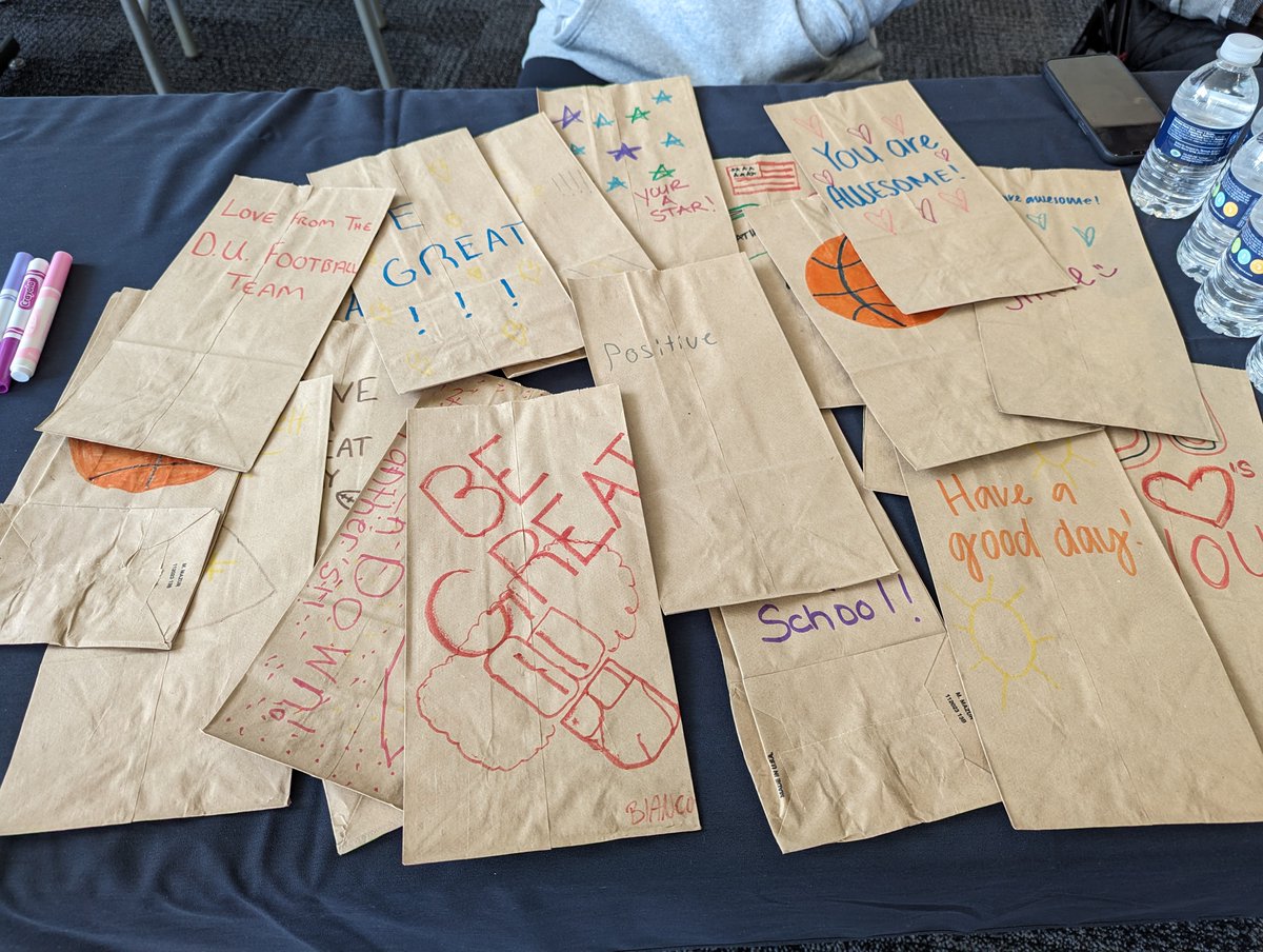 DUAthletics's tweet photo. Special thanks to all of the student-athletes that came out to write messages on lunch bags as part of giving back to a local kids' food basket as part of #D2Day
#DUPanthers #DUCommunity
@NCAADII @GLIACsports https://t.co/7C14T2W1zz