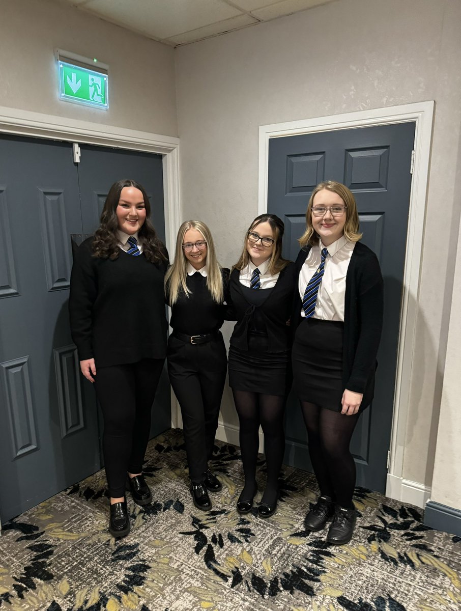 A beautiful performance from Madeline, Alix, Macy and Megan at Paisley Rotary’s Annual Dinner 🎶 We are all very proud of you! 🌟