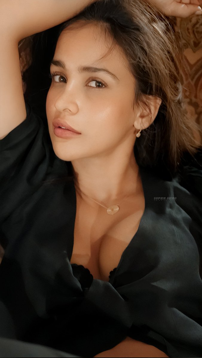 GG95z6IbgAAOj5x?format=jpg&name=medium