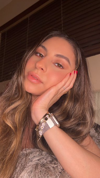 Hi boobie babies, would you be so kind as to visit my site and see if anything tickles your fancy? Link