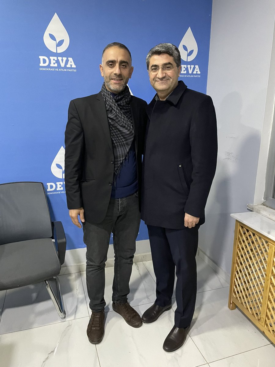 RecepBingol21's tweet photo. Genel başkan yardımcımız sn @emin_ekmen Diyarbakır il başkanımız @remzikaymakk Diyarbakır BBB dayımız @CenapDoc ve belediye başkan adaylarımız ile beraber stk ve @GGCCemiyet gazetesini ziyarete bulunduk. @IhsanMerdanoglu @RizvanogluEvrim @KEsraAygun @elifesendeva @cem_avs https://t.co/BuOAWgKIgL