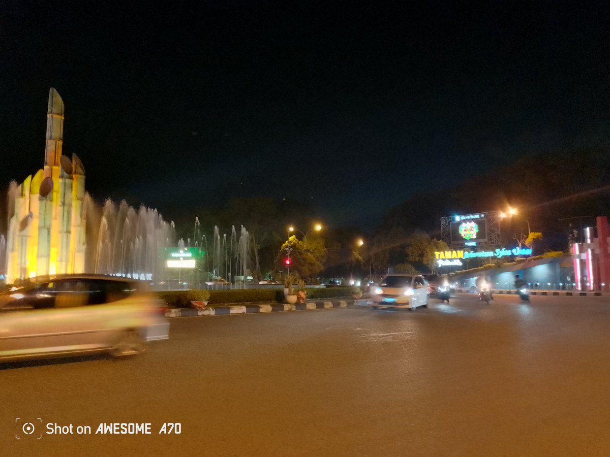 pakocik's tweet photo. Jalanan Pontianak https://t.co/i78qk9WE8j
