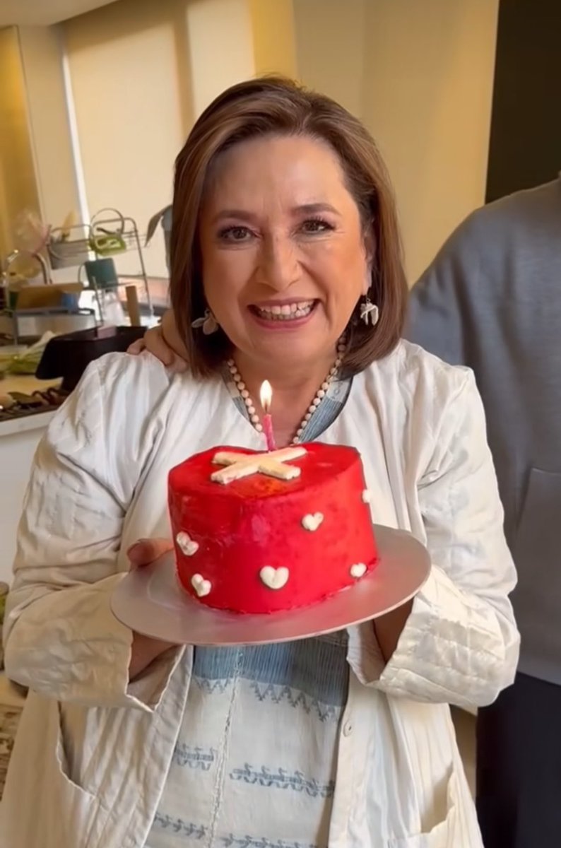 kenialopezr's tweet image. ¡Hoy es cumpleaños de la próxima PRESIDENTA DE MÉXICO!

@XochitlGalvez  FELIZ CUMPLEAÑOS 🎂 te queremos por inteligente, honesta y gran ser humano. 

#FelizCumpleXochitl 🫶🏼