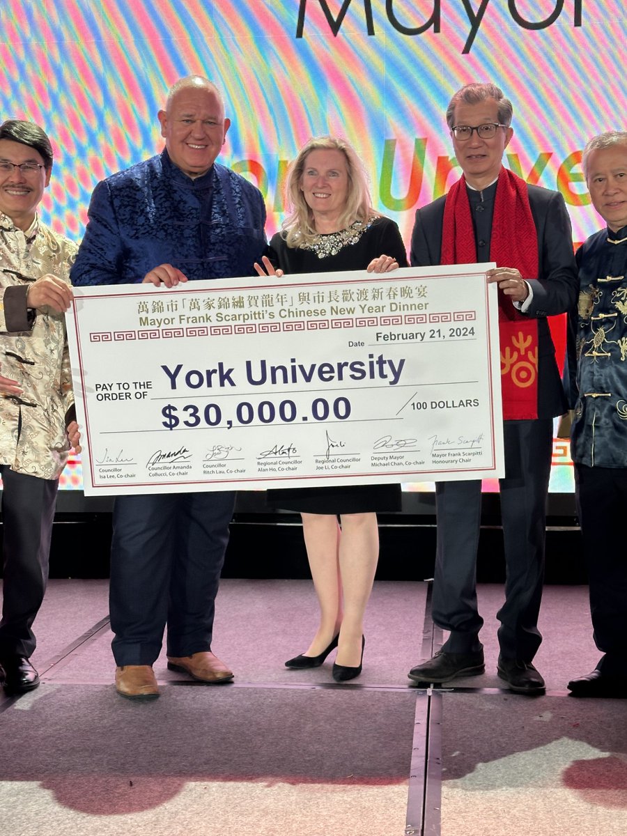 A heartfelt thank you to Mayor @frankscarpitti @michaelchanyr @Amanda_Collucci, @RitchLau @IsaLeeSW @alanhomarkham & @Jim_Jones2022 for the generous donation to #YorkU. Your continued support & dedication will help drive positive change for our students at the Markham Campus.