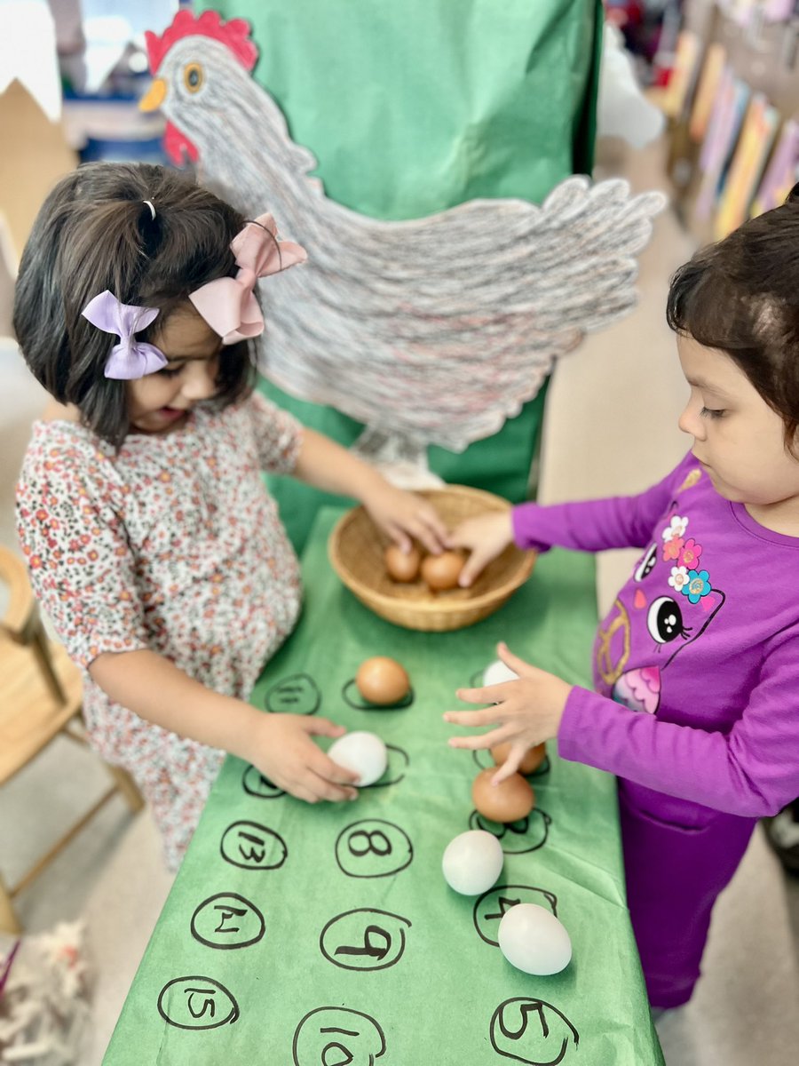 Dschnaibli's tweet photo. Learning to play and playing to learn ! Here at our Farmers Market  we work together, caring for our animals. 🤠🐐@HumbleISD @HumbleISD_LLE @HumbleISD_PREK https://t.co/urCXDF95Ry