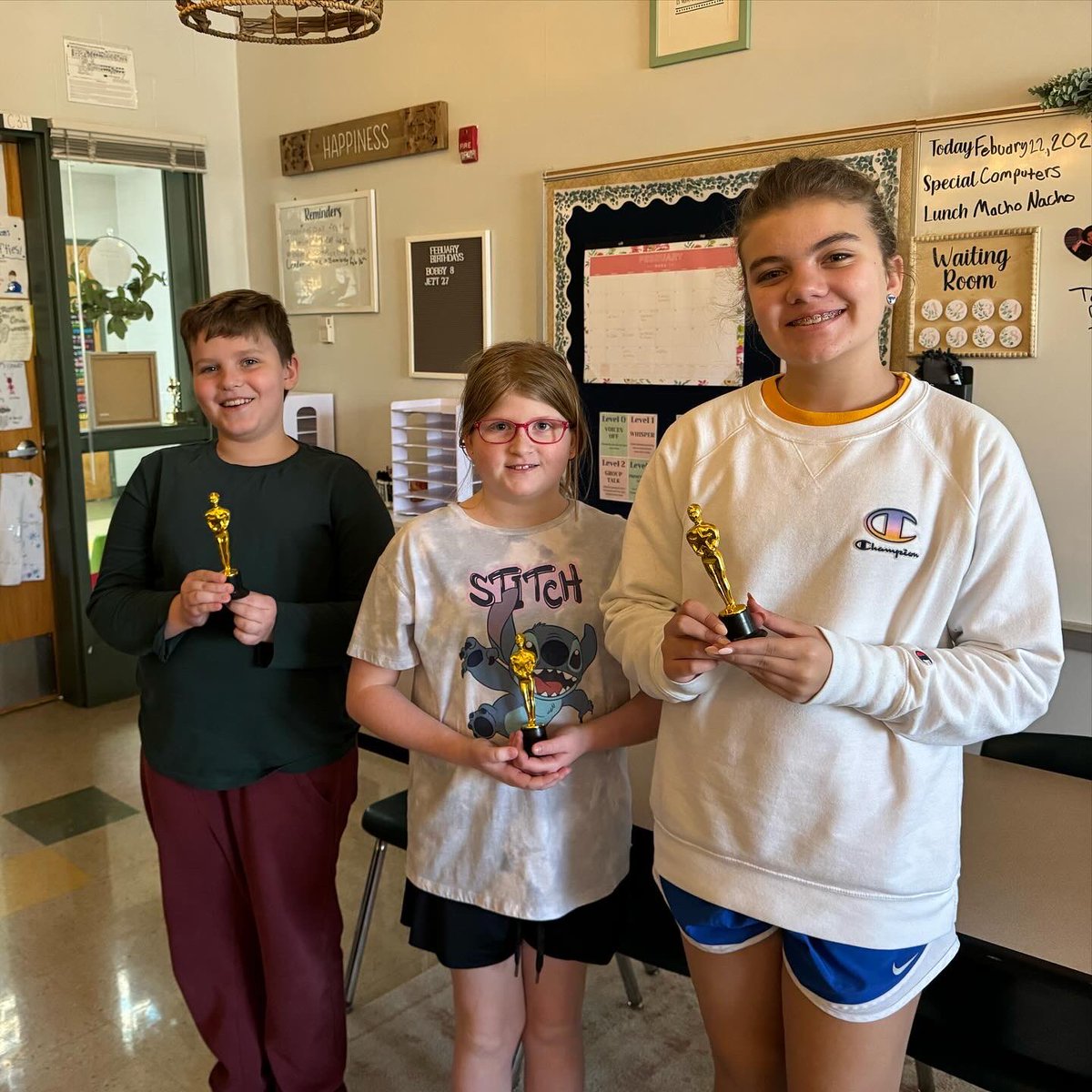 Mrs. Roth tweet media