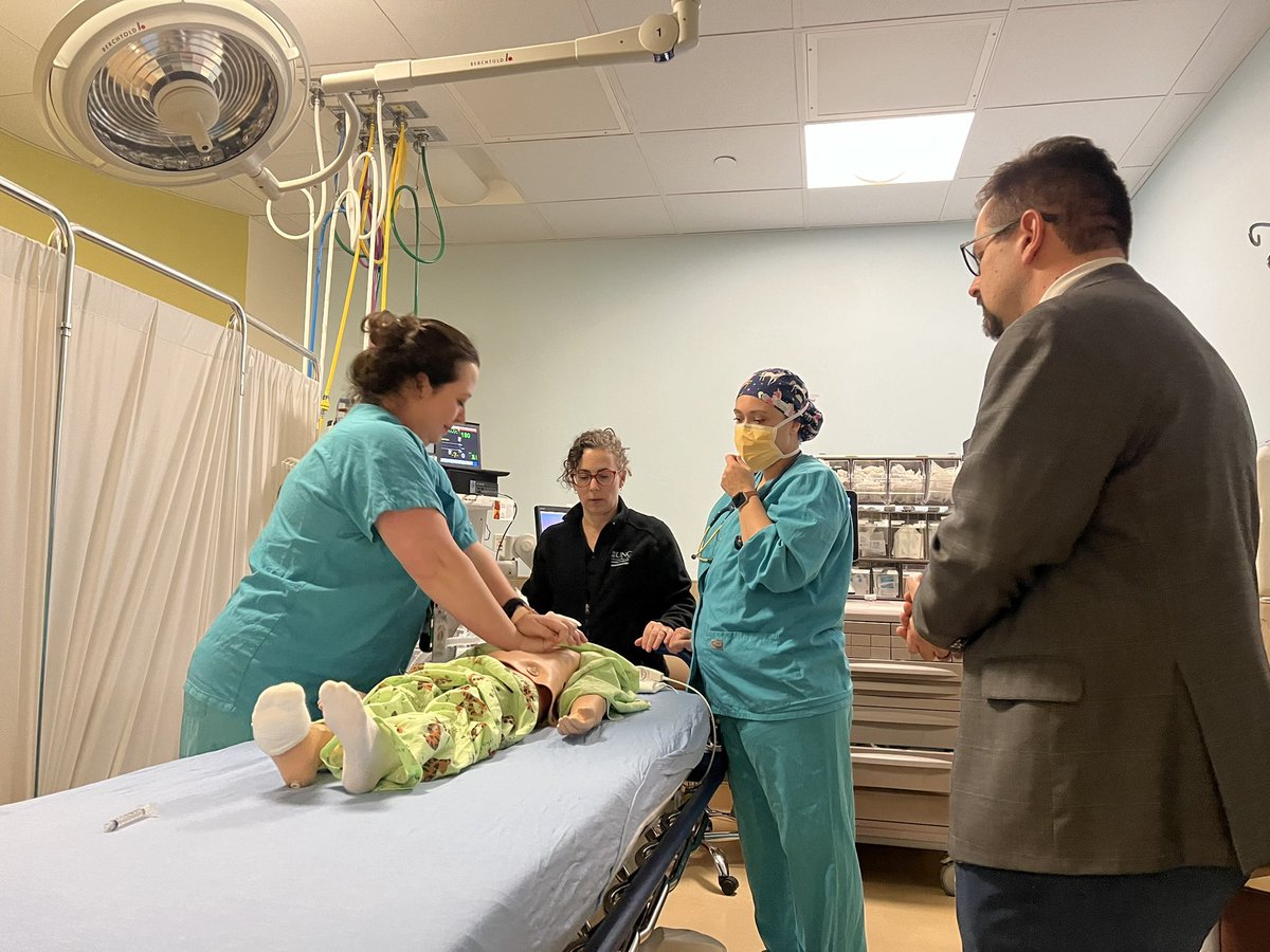 #PedsAnes Fellowship team is getting a real opportunity to practice #TeamSTEPPS in this intense #UNCsim. #IsItSepsis #ActiveLearning #PtSafety #MedEd