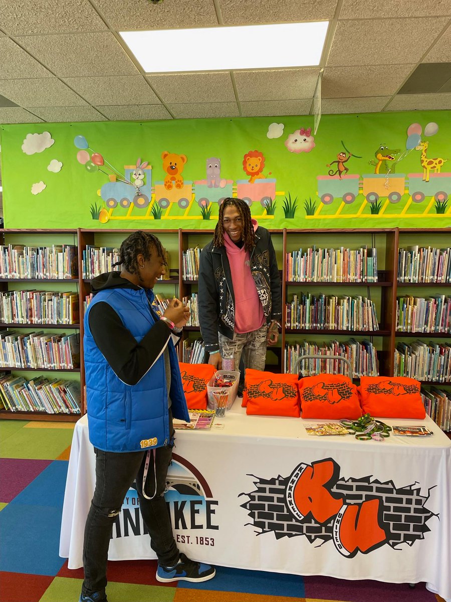 CityKankakee's tweet photo. 🇰🇺 🎉 “Kankakee United was happy to be a part of this year’s MLK Black History Event at the Kankakee Public Library. As part of the coat and book bag giveaway, Kankakee United gave away 47 KU hoodies “  🤗👏 https://t.co/ogd0toVWP1