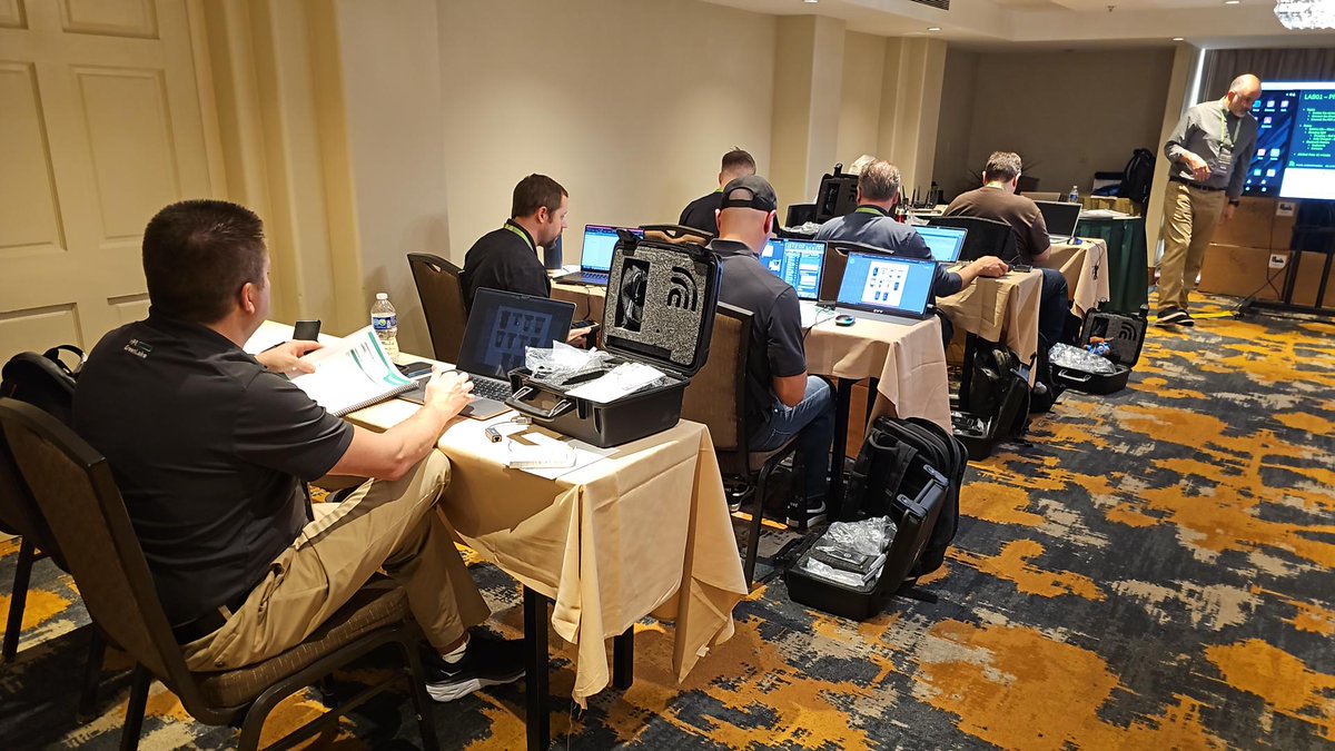 NetAlly's tweet photo. Wi-Fi hangover? Thank you #WLPC for another great event! ๐
#Cyberscopeair #WiFiCommunity https://t.co/fSKKk8HtsL