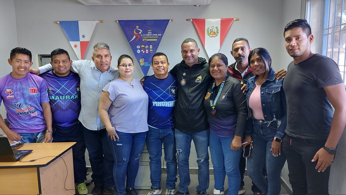 CVGFundeporte's tweet photo. La mañana de hoy CVG Fundeporte, su presidente Lic. jonat Millan realizó el primer encuentro con el Presidente del Club de fútbol Pumas de Maurak, Lic. Geogor Yanez, donde socializaron propuestas para promover las actividades deportivas en las comunidades indigenas. https://t.co/gkLKuMO52s