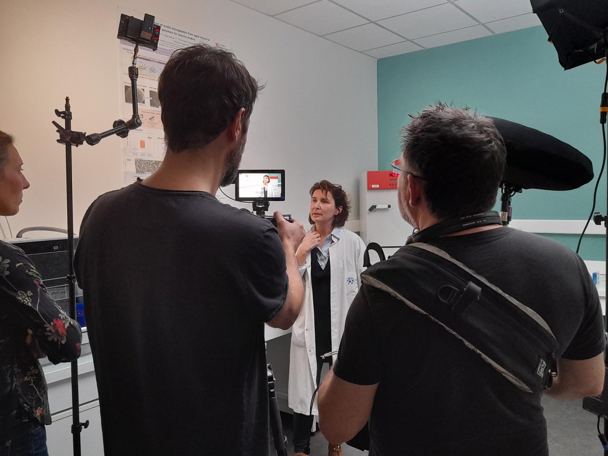 #Tournage
<a href="/ARTEfr/">ARTE</a> au sein de notre laboratoire <a href="/IMMM_UMR_6283/">Institut des Molécules et Matériaux du Mans</a> et aux côtés de <a href="/fab_lagarde/">Fabienne Lagarde</a> enseignante-chercheure en chimie organique,   ✅Documentaire : comprendre le #plastique et sa dégradation, pourquoi il y a des micro et nanoparticules de plastique dans l'air ambiant ?