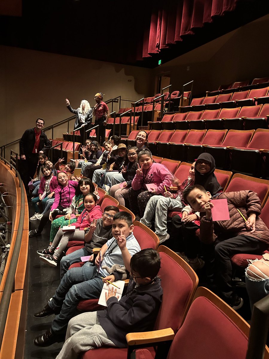 2nd Grade Art Club excited and waiting to see Manuel Cinema-Leonardo! @hobbycenter Thank you @NewmanKaileigh for this opportunity!