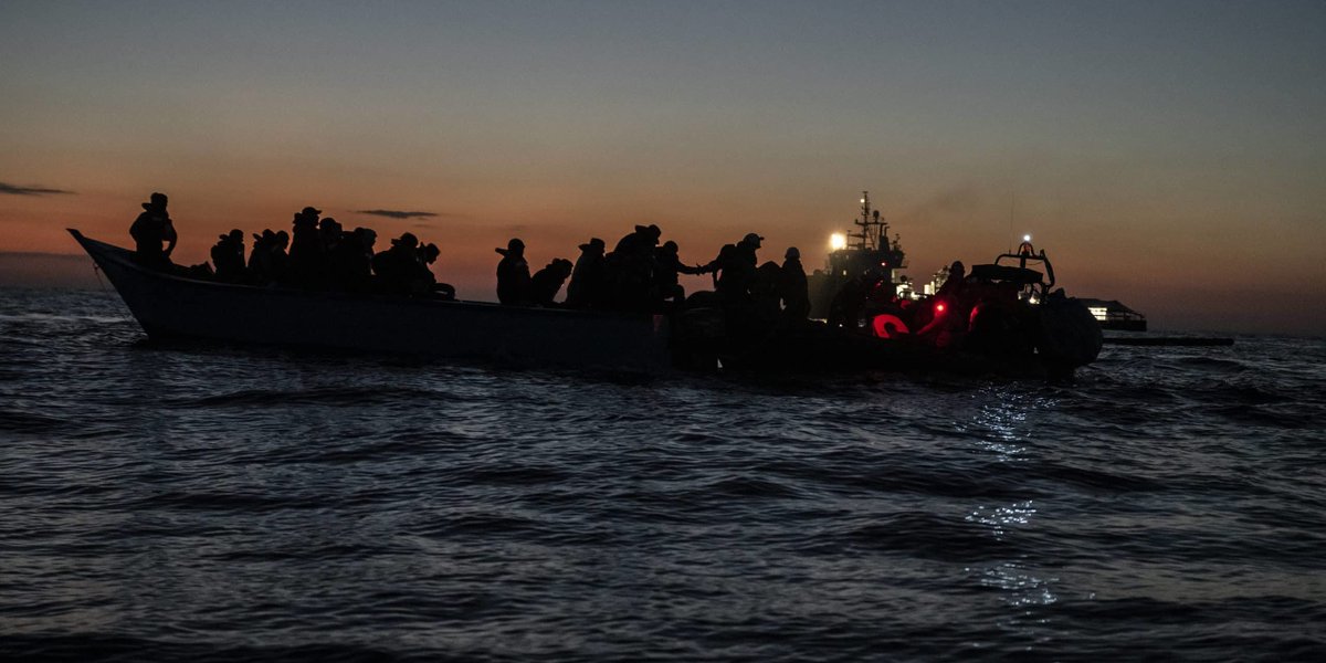 SeaWatchItaly's tweet photo. 📢 L’Italia mette in pericolo la vita delle persone, ostacolando le attività di ricerca e soccorso

Comunicato congiunto delle Ong impegnate nelle attività di ricerca e soccorso nel Mediterraneo centrale.

👉 https://t.co/M0MbQUPopS https://t.co/jAi0nlFR4i