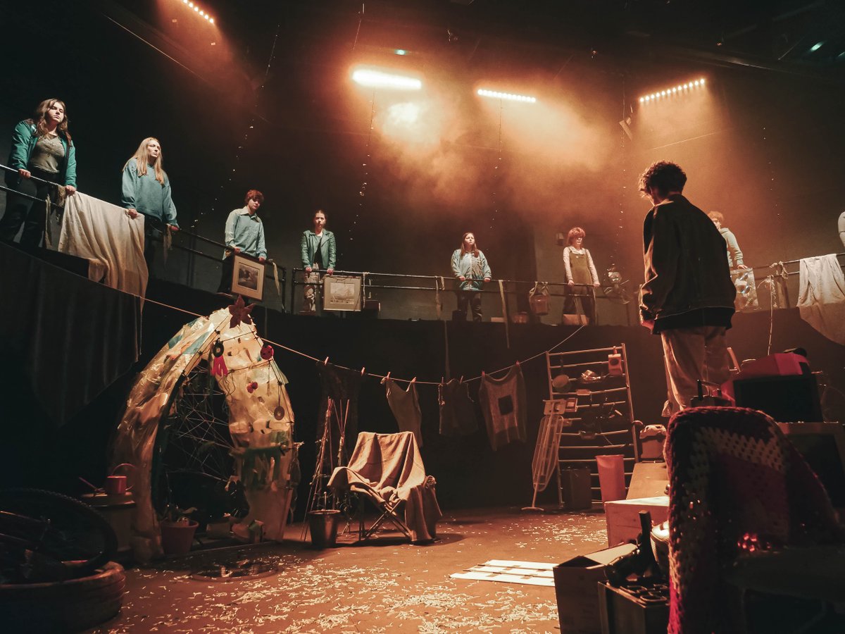 Break a leg to our Sherman Youth Theatre! Their first performance of The Periodicals is tonight. 

If you haven't booked your tickets yet, join us for a vivid and vital performance.

In the Studio until Saturday: ow.ly/H2KU50QGJxS

📸 Chris Lloyd