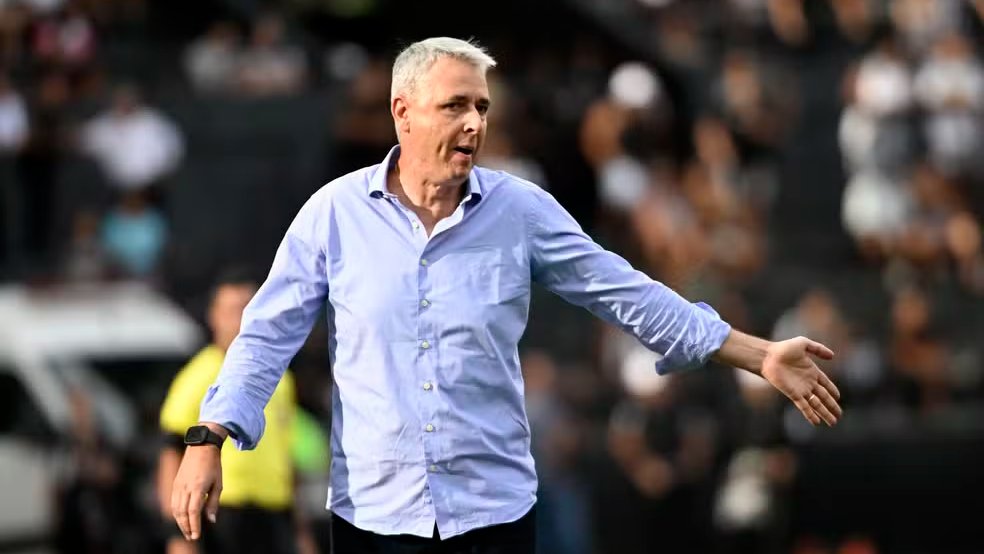 geglobo's tweet photo. ⚠️⚠️

Tiago Nunes é demitido do Botafogo

➡️ https://t.co/7mjmb8DVKe https://t.co/mDPjj9S7Uv