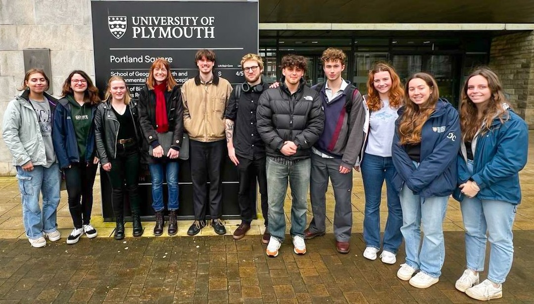 See the huge grin on my face? That's irrepressible pride, right there. My 2nd year students produced such impressive work in 3 short weeks that ESA - the literal European Space Agency - published summaries of their research. Check it out! sentinel.esa.int/web/success-st… @PlymUni @ESA_EO