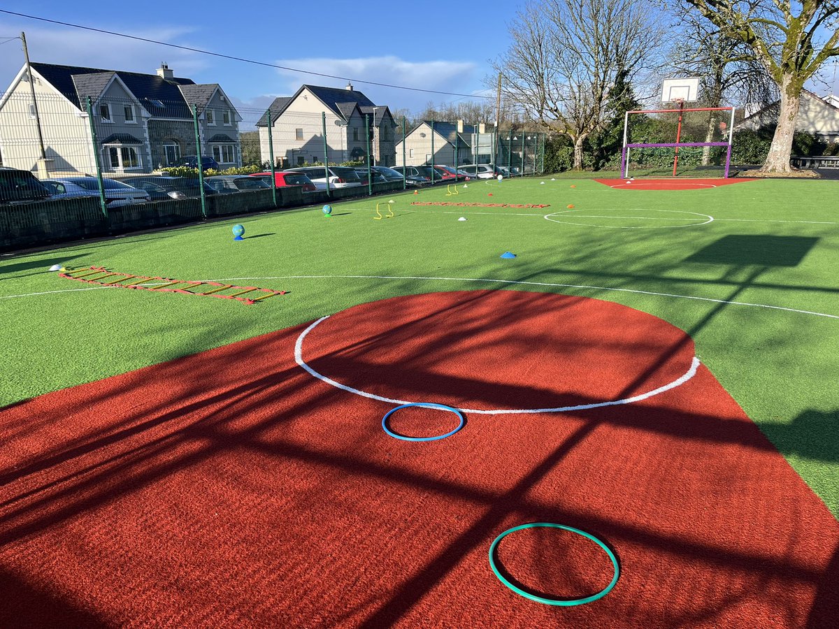 Great to start back with the @LeitrimGAA primary schools coaching program this week. Covering primary schools in Manorhamilton, Kiltycloghar, Glenfarne and Leitrim village. @LeitrimGAA @LeitrimG @ConnachtGAA @ManorGaa @glenfarnekilty @LeitrimGaels