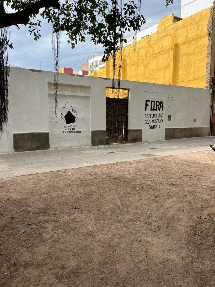 NachoMausser's tweet image. Pues a La Saïdia la cosa es va calfant. Ara i sempre, fora especuladors dels nostres barris.