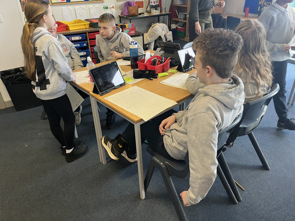 P7B took notes from a range of sources on different aspects of volcanoes then shared what they found out in their teams.  Lots of effort went into making sure their notes were clear and in their own words.