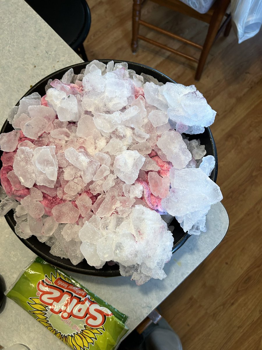 nexymomma's tweet image. #IceDye underway 😍 Can’t wait to see it!