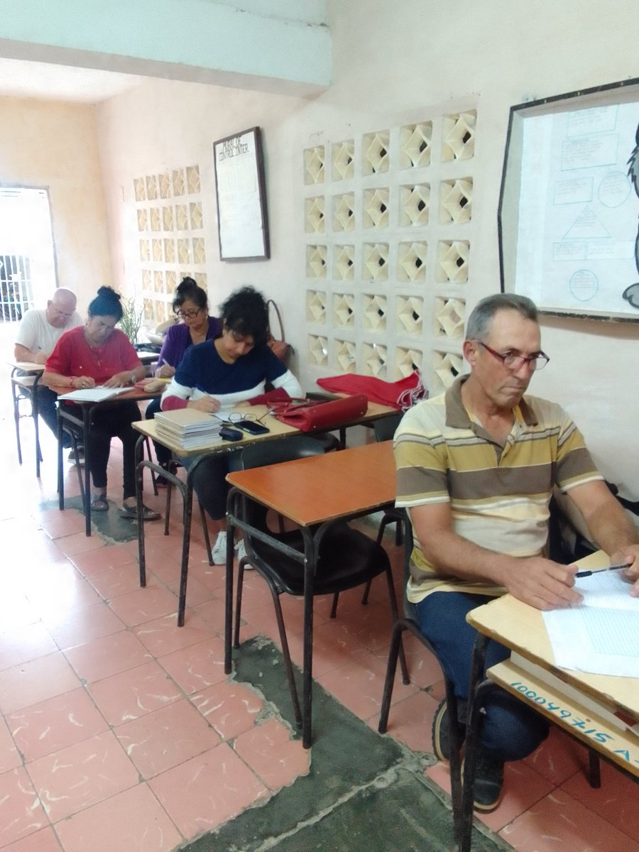 FocSanto's tweet photo. Docentes de la Facultad Obrera y Campesina David Díaz Guadarrama del municipio Santo Domingo, Villa Clara se preparan en el "Plan de adelanto de la mujer: No a la discriminación de género".
@btan0987 #DPAdulto #EducVillaClara #VillaClaraEDJA #APC https://t.co/BuYeVAvf8v
