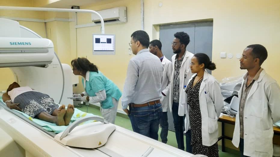 Exciting news from Ethiopia 🇪🇹 ! The Black Lion Hospital in Addis Ababa, supported by the IAEA’s #RaysOfHope initiative, marked a milestone today as its newly operational nuclear medicine service provided treatment to its first cancer patient. #CancerCare4All